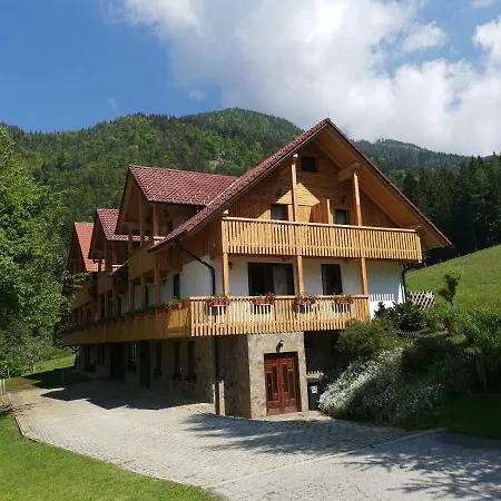 Turisticna Kmetija Zgornji Zavratnik Maison d'hôtes