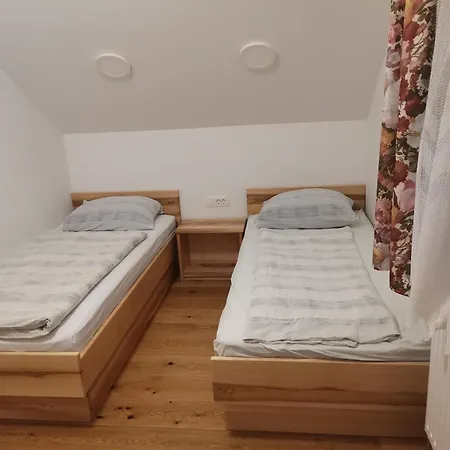 Turisticna Kmetija Zgornji Zavratnik Vendégház *
