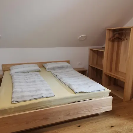 Turisticna Kmetija Zgornji Zavratnik Pensjonat