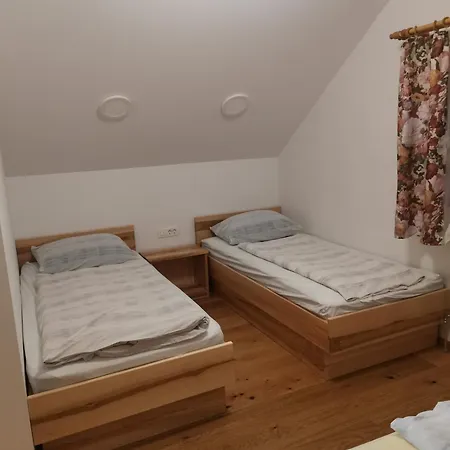 Turisticna Kmetija Zgornji Zavratnik *