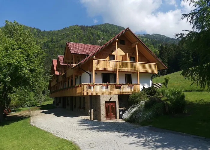 Turisticna Kmetija Zgornji Zavratnik Pensjonat 3*