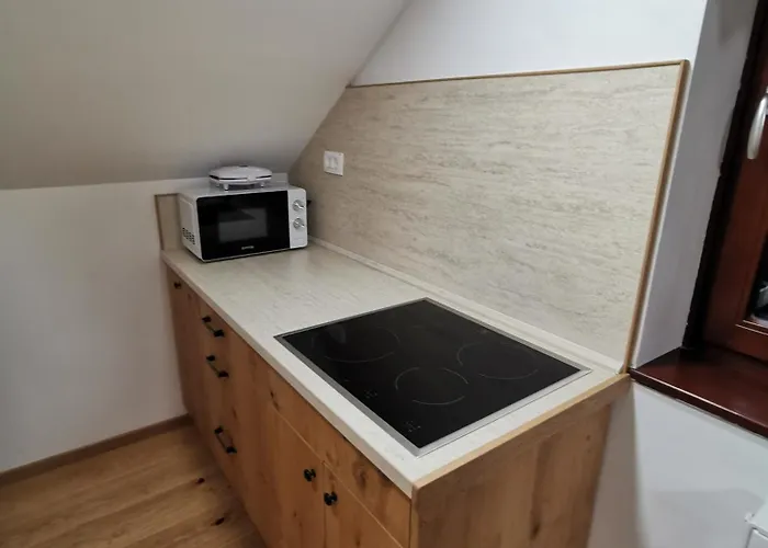 Pensjonat Turisticna Kmetija Zgornji Zavratnik Luče