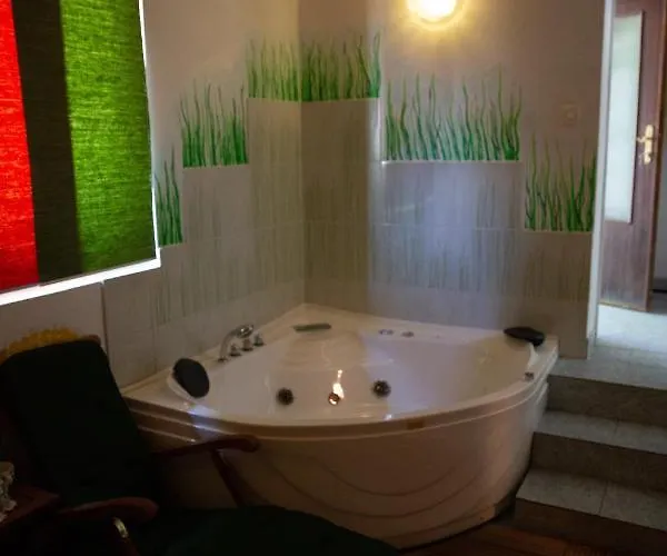 Turisticna Kmetija Zgornji Zavratnik 3*